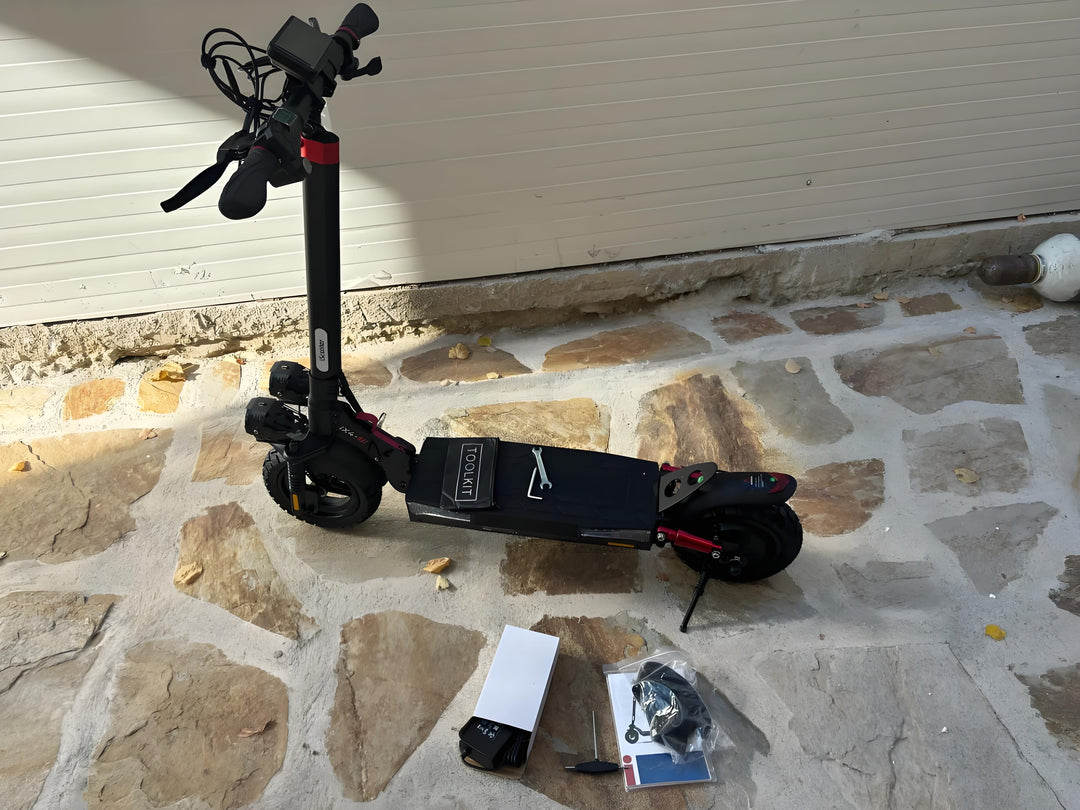 The iScooter iX4: Your Ideal Companion for Summer Outdoor Adventures