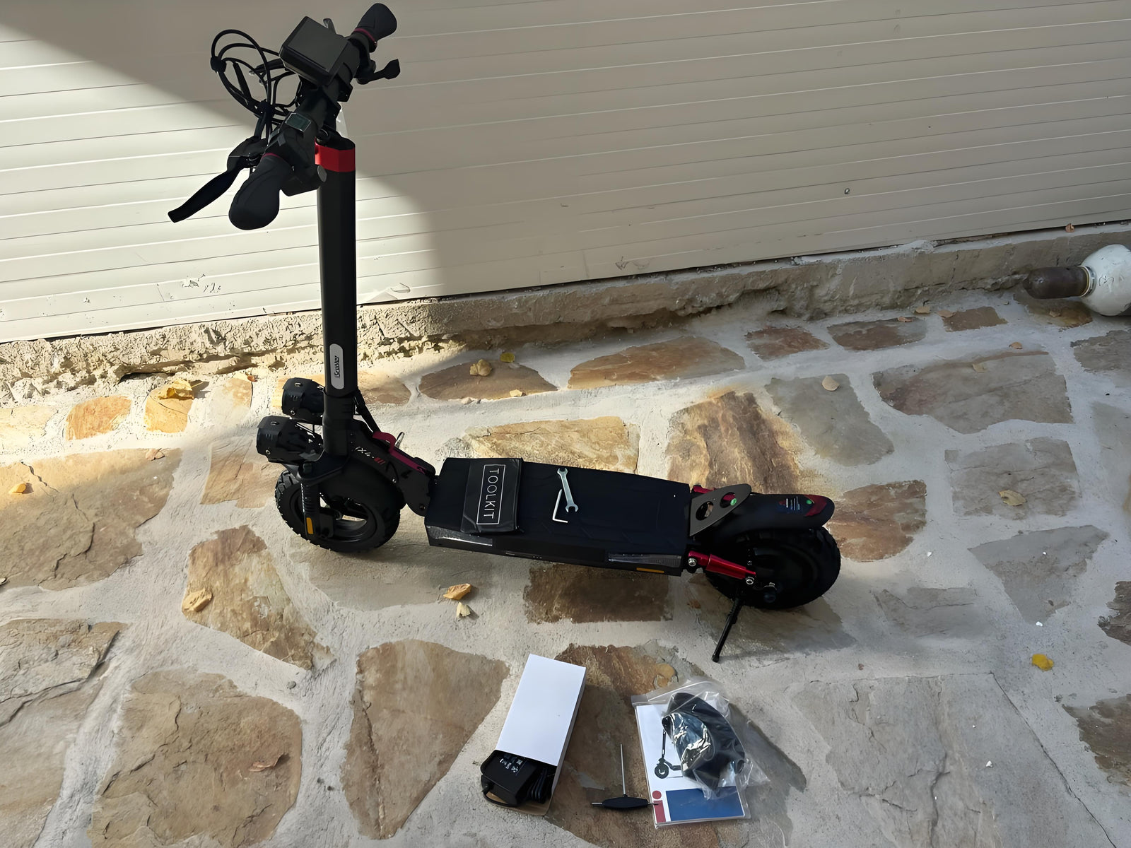 The iScooter iX4: Your Ideal Companion for Summer Outdoor Adventures